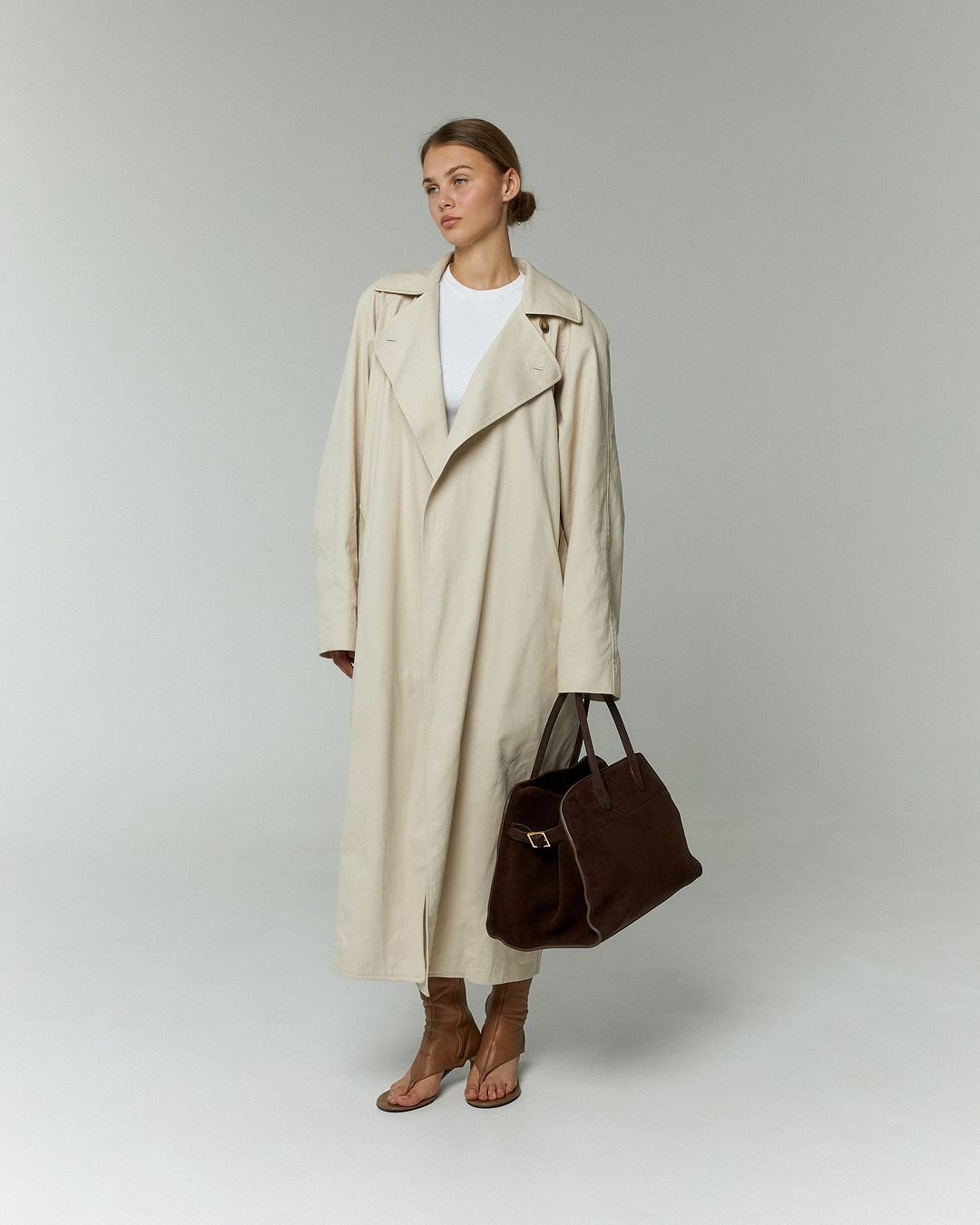 Amelise Tote | Luxe Suède Dames Tas met Gouden Details en Ruim Design