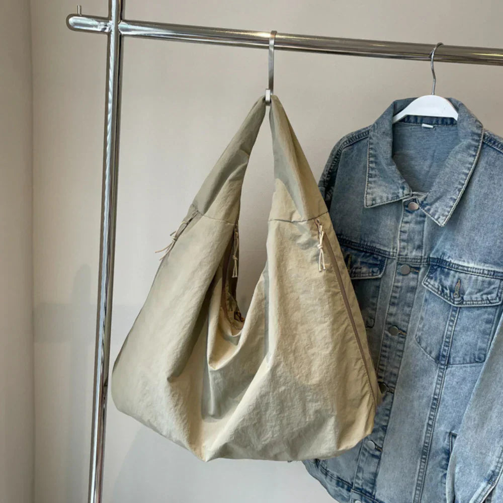 Francesca Tas | Waterbestendige Laptoptas van Hoogwaardig Materiaal met Veilige Ritssluiting