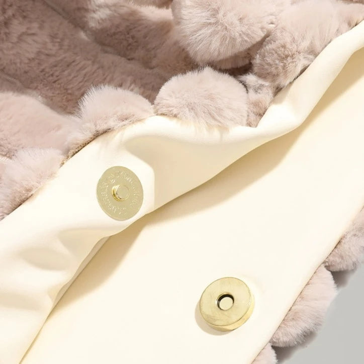 Calista Pluche Cloudpuff Schoudertas | Zachte en Stijlvolle Tas met Luxe Look