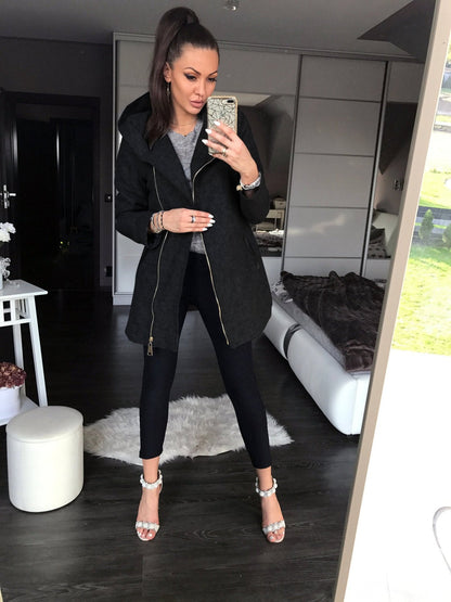 Renata Jas | Hooded Jas met Asymmetrische Rits en Slanke Pasvorm