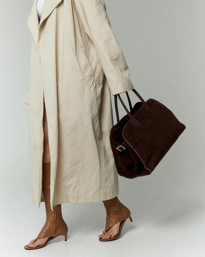 Amelise Tote | Luxe dames tas van suède met gouden details en ruim design