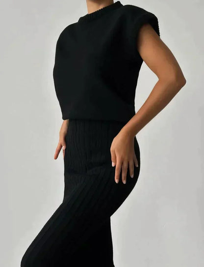 Alina Set | Gebreide Winterset met Mouwloze Trui en Rok in Tijdloze Stijl