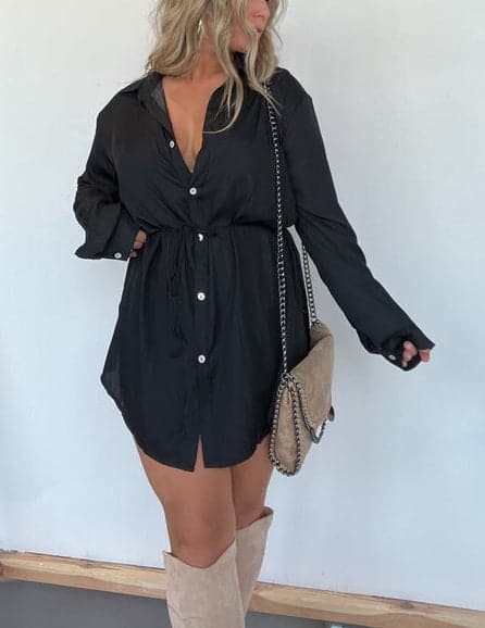 Selena Romper Dress | Satijnen Romperjurk met Kraag, Kwastdetails en Losse Pasvorm