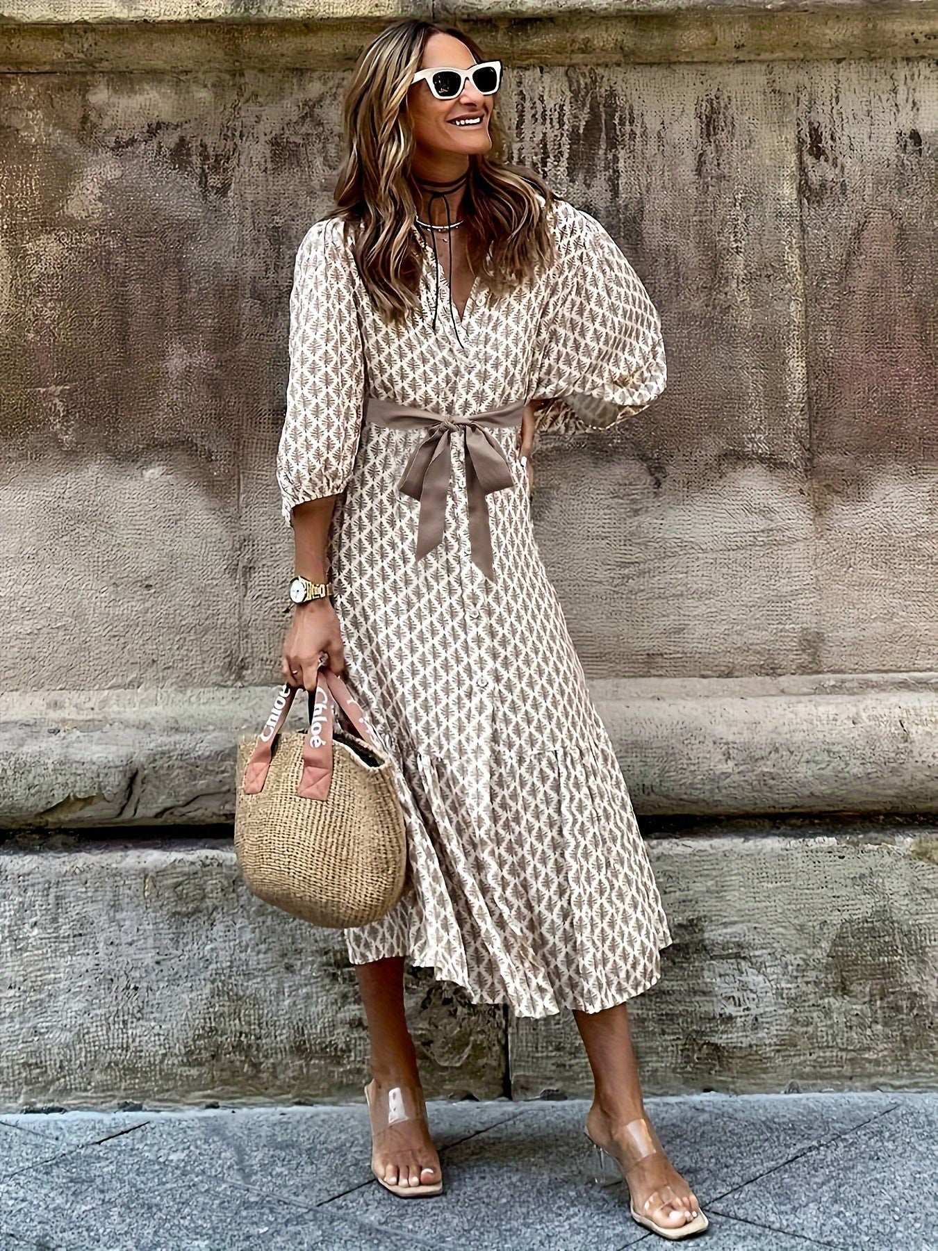 Isabella Jurk | Doorknoopjurk met Strikdetail, Subtiel Patroon en Elegante Pasvorm