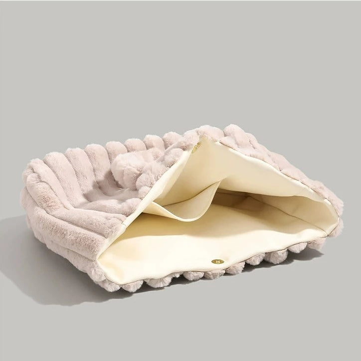 Calista Pluche Cloudpuff Schoudertas | Zachte en Stijlvolle Tas met Luxe Look