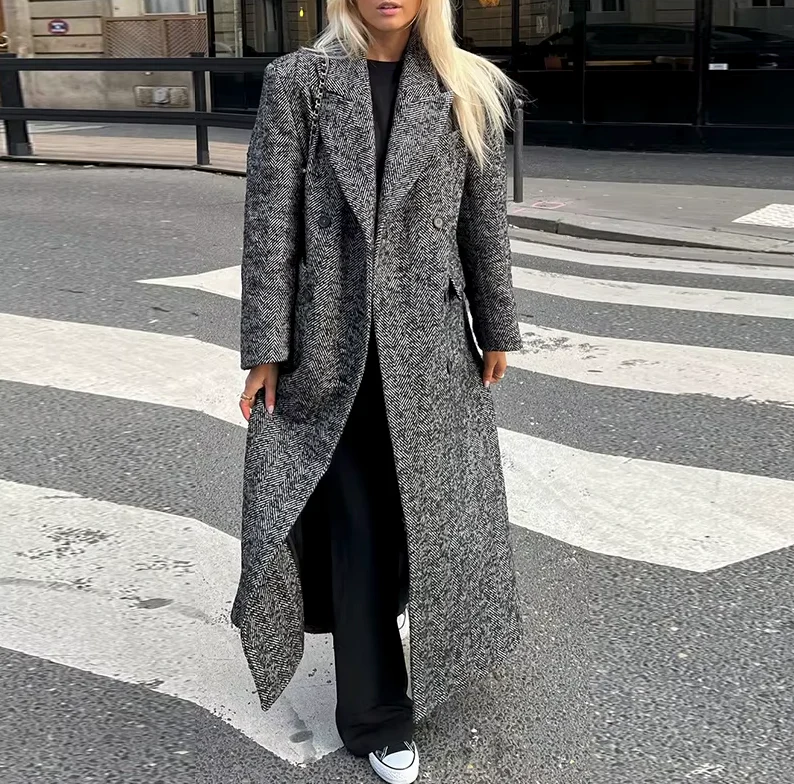 Lucia Wool Coat | Lange Double-Breasted Damesjas met Herringbone Patroon en Tailored Fit