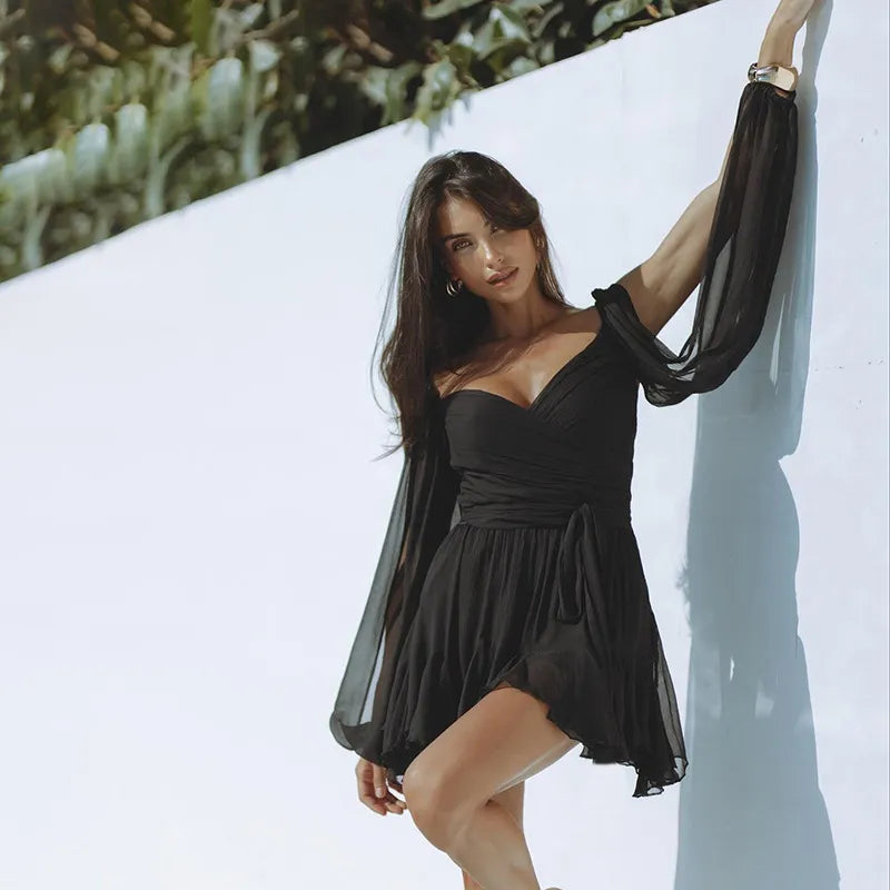 Lucia Jurk | Mini Jurk met Panterprint en V-Hals voor een Gedurfde Look