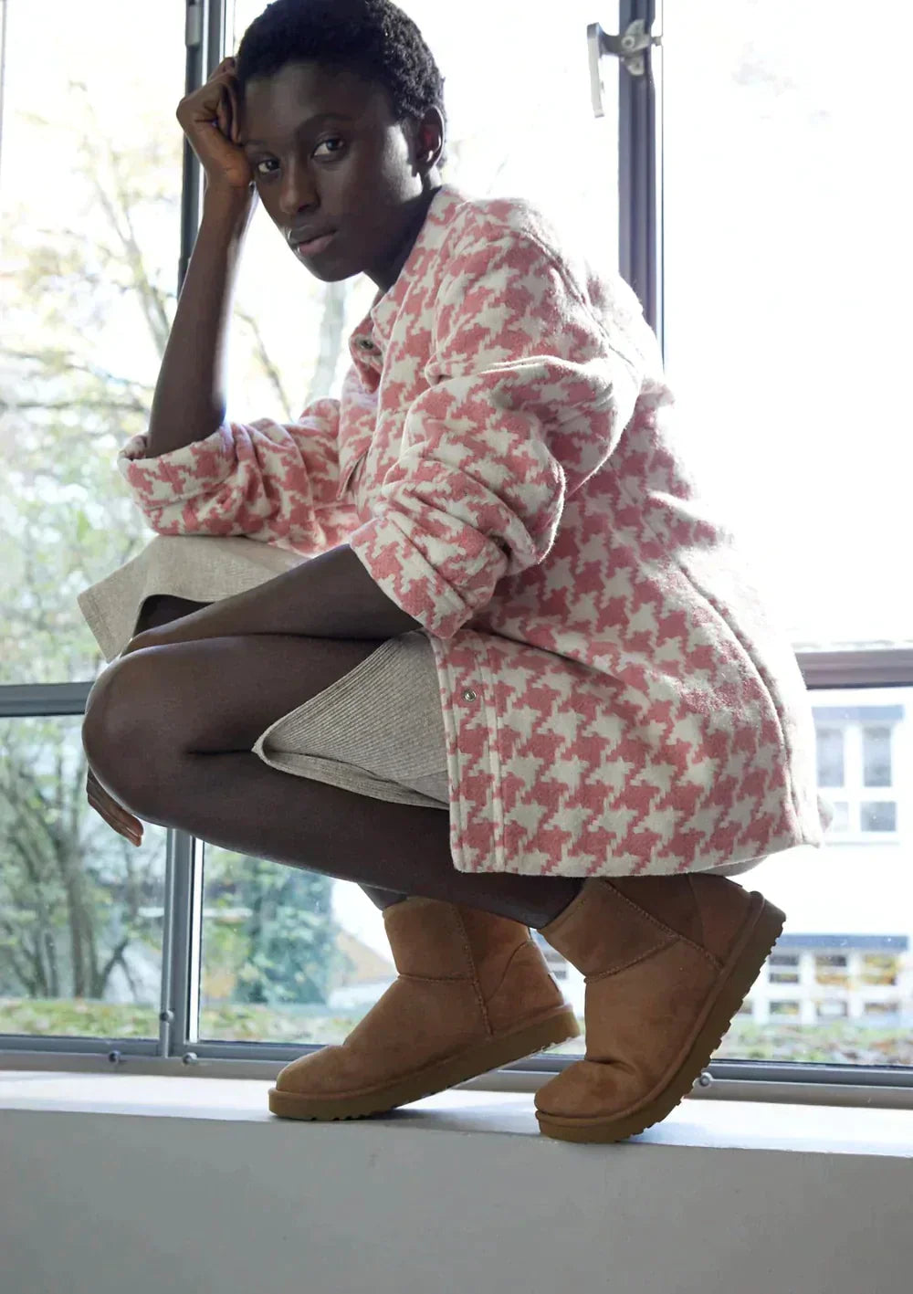 Isabella Laarzen | Halfhoge Suède Enkellaarsjes met Warme Voering en Gripzool